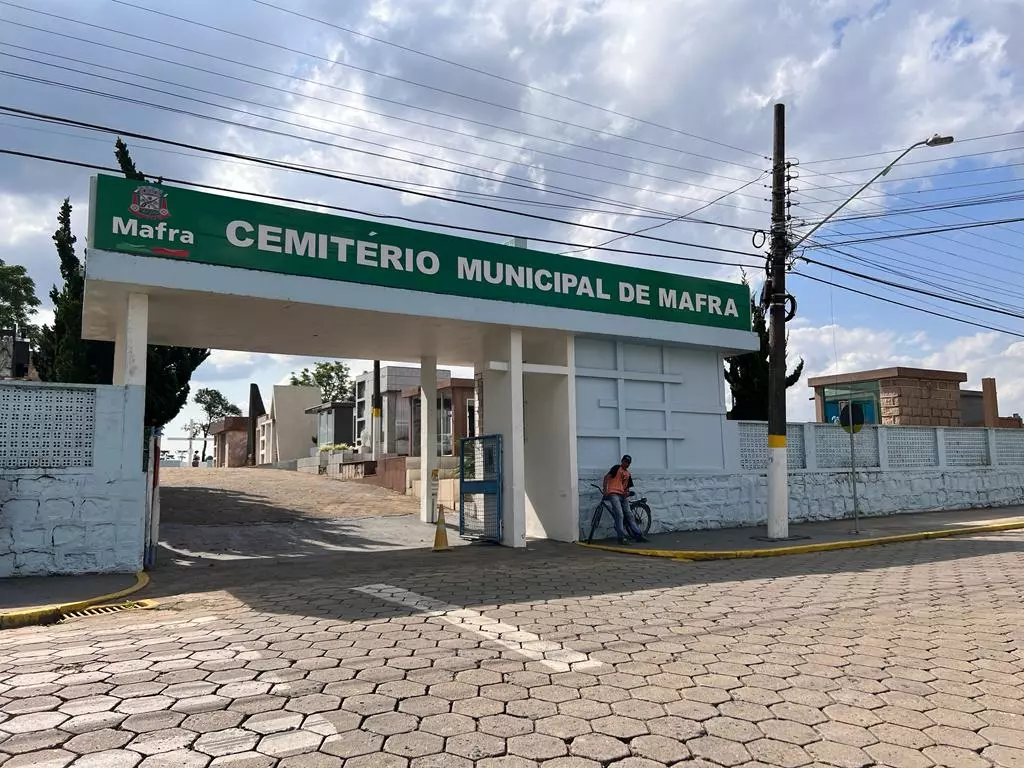 Cemitério Municipal abrirá das 7 às 19 horas nos dias 2 e 3 de Novembro